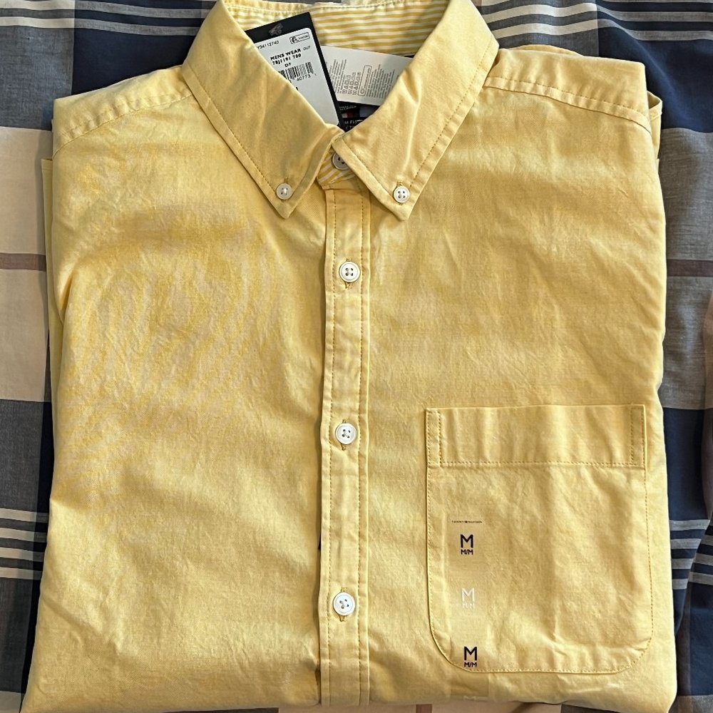 Tommy Hilfiger Slim Fit Casual Button Down Size Medium Color Yellow